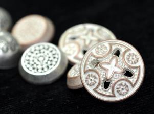 6841經典十字盾牌金屬釦ZAMAC BUTTON